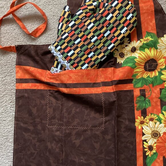 Handmade Apron + Matching Oven Mitts Size S Sunflowers Fall Colors Kitchen - Picture 3 of 5